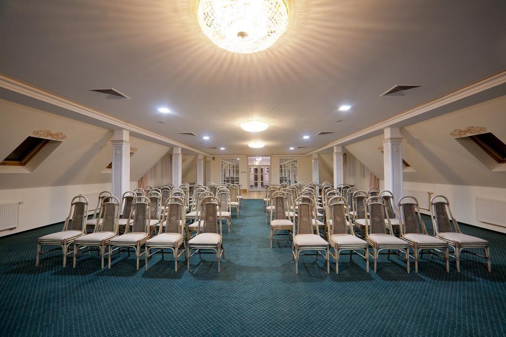 Hotel Wellness&Spa Nowy Dwór Rzeszów Exterior foto
